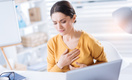 Названы симптомы, которые проявляются у женщин за месяц до инфаркта