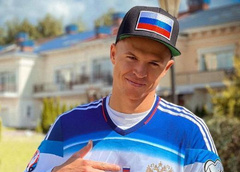 Экс-звезда футбола Дмитрий Тарасов на арендованном «Бентли» унизил водителя автобуса