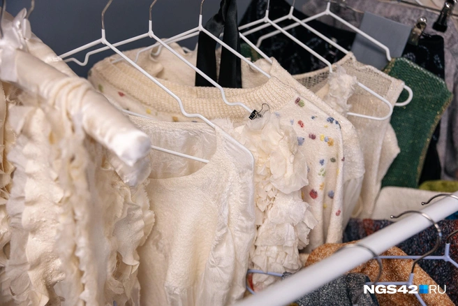 Одежда из валяной шерсти выглядит неожиданно изящно | Источник: Максим Серков / NGS42.RU