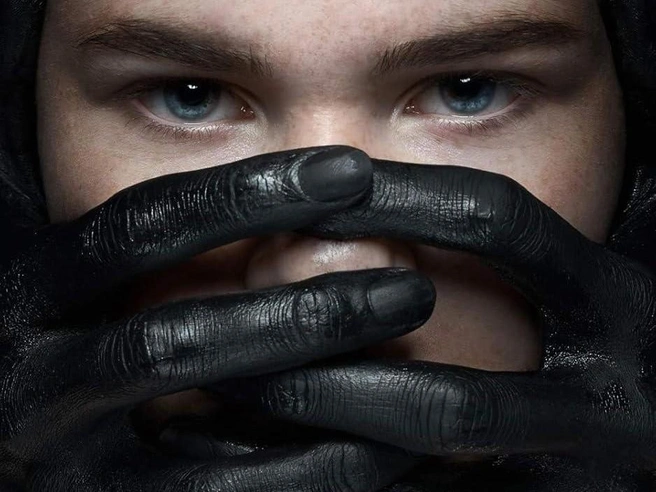 На обложках эротических книг использовали и другие фото 15-летней девушки | Источник: amazon.com