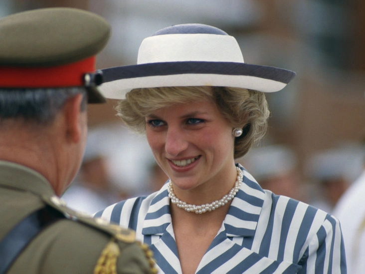 Принцесса Диана на встрече с ветеранами в Линкольншире, 23 июля 1985