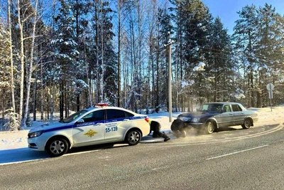 Volga Car with Driver Towed in Freezing Cold on Sverdlovsk Highway