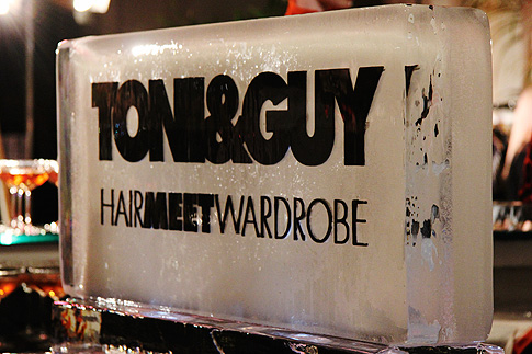 Ледяная скульптура на вечеринке в честь открытия Style Hub | Источник: Никита Шевчук