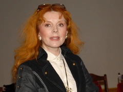 «Человек обеспеченный, может себе позволить»: Клара Новикова рада за Петросяна, снова ставшего отцом