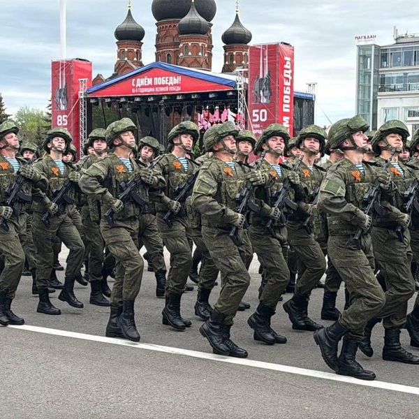 Марш полков | Источник: Александр Горбанев / 71.ru