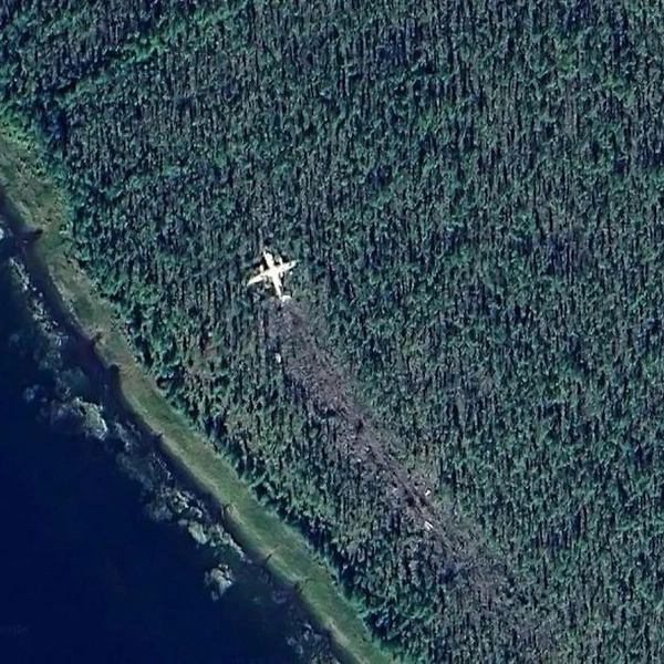 Следы авиакатастрофы на севере России | Источник: Google Earth