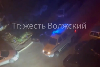 Падение из окна 8 этажа в Волжском: женщина погибла