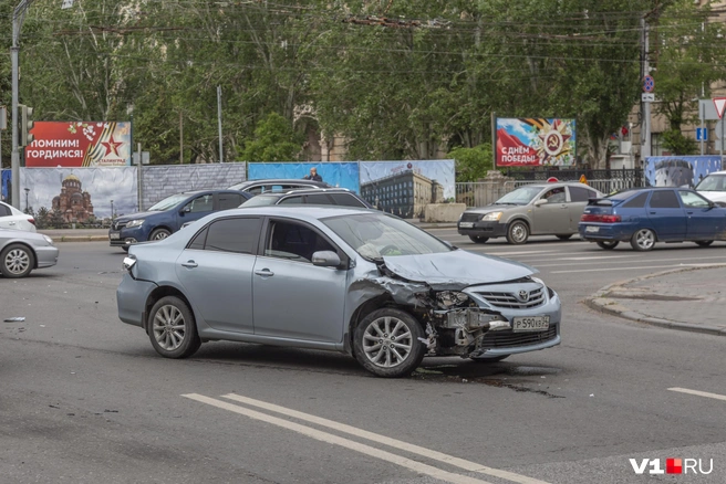 В обеих машинах сработали подушки безопасности | Источник: Константин Завриков / V1.RU