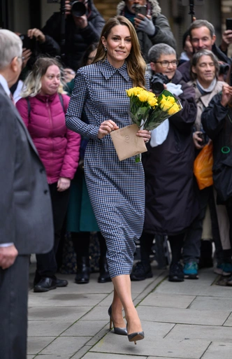 Новый выход Кейт Миддлтон доказывает, что можно носить все тренды сразу — и выглядеть безупречно Новый выход Кейт Миддлтон доказывает, что можно носить все тренды сразу — и выглядеть безупречно