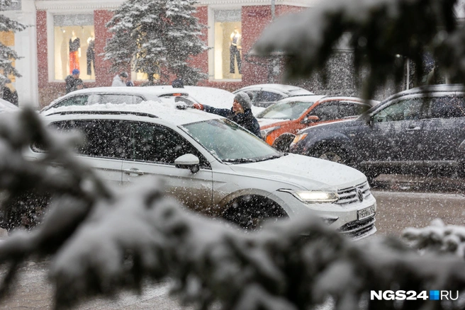 В моду снова входят щетки для авто... | Источник: Артем Ленц / NGS24.RU