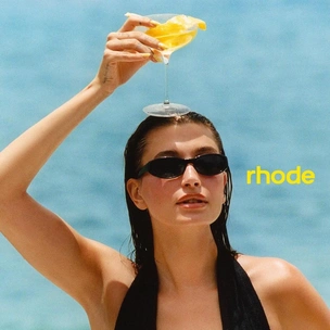 Очень по-летнему! Блески Rhode от Хейли Бибер теперь с ароматом лимона 🍋