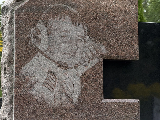 Иван Корогодин стал вторым пилотом Ту-154 в 1991 году. В 2001 он стал командиром воздушного судна. В 2004 году Корогодина перевели на должность заместителя командира эскадрильи воздушных судов ТУ-154 авиаотряда № 1. Он был пилотом-инструктором | Источник: Константин Митягин / «Фонтанка.ру»