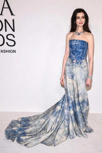 Энн Хэтэуэй на премии CFDA Fashion Awards в Ralph Lauren, 6 ноября 2023 год