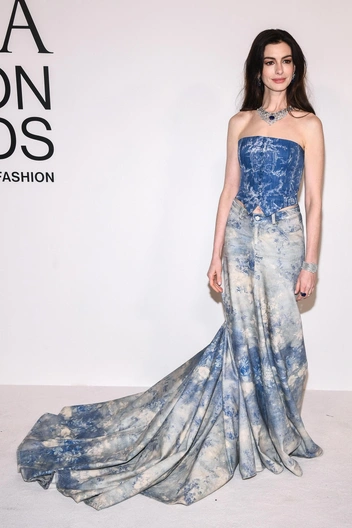 Энн Хэтэуэй на премии CFDA Fashion Awards в Ralph Lauren, 6 ноября 2023 год