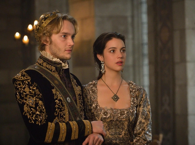 Круче «Бриджертонов»: 10 лучших сериалов про дворцовые интриги