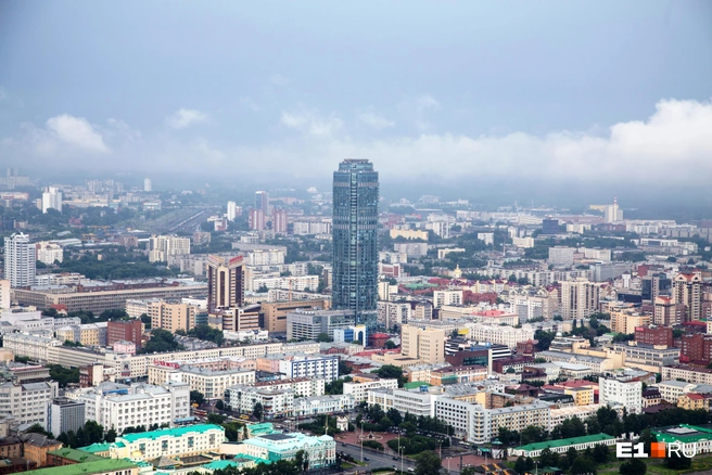 Большинство офисников сконцентрированы в центре, отсюда и все пробки | Источник: Илья Давыдов / E1.RU