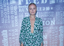 Малин Акерман в комбинезоне Stella McCartney на вечеринке, Нью-Йорк