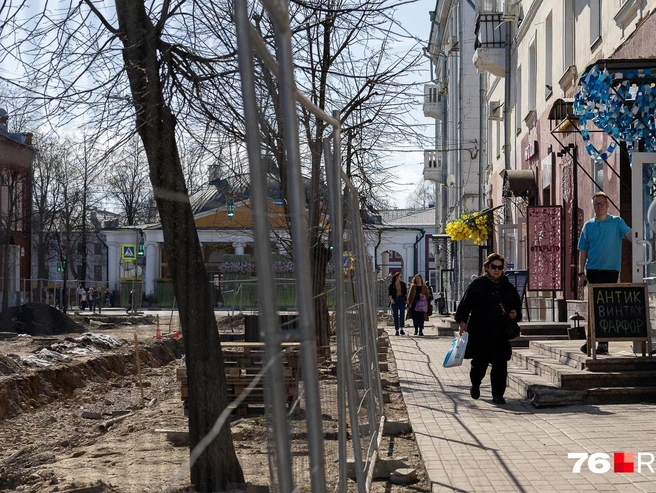 Улица Депутатская перекопана более других | Источник: Евгений Кудрявцев / 76.RU 