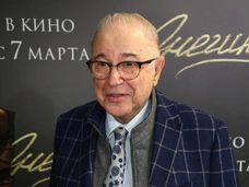 Брухунова в платочке, рыбалка, сын и дочь рядом: Евгений Петросян показал свой лучший день рождения