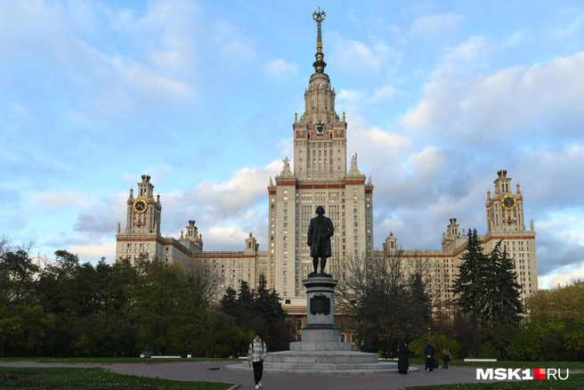Главный корпус МГУ, в котором располагаются факультеты и «Дом студента» | Источник: Артем Устюжанин / MSK1.RU