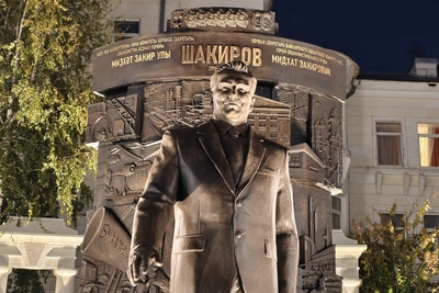 В Уфе открыли памятник руководителю Башкирии Шакирову