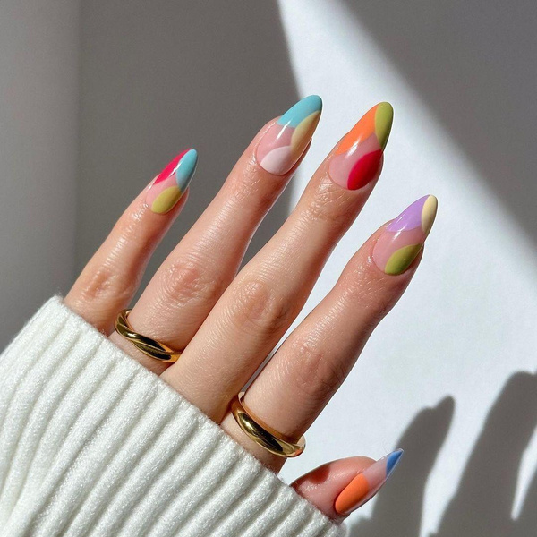 Яркий маникюр на весну 2023: 10 самых красивых дизайнов 🌻 | theGirl