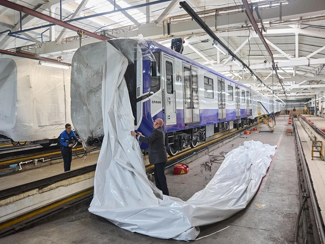 Вагоны надежно упакованы в защитную пленку | Источник: Александр Ощепков / NGS.RU