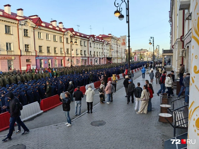 Колонны сформированы и вот-вот двинутся вперед | Источник: Юлия Мальцева / 72.RU 