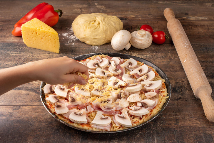 Пицца в духовке: 12 рецептов в домашних условиях