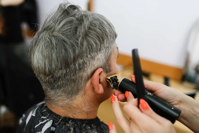 Омские барбершопы теряют прибыль из-за налогов