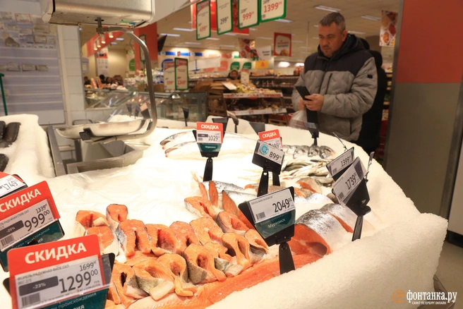 Бюджетной красную рыбу точно не назовешь — и хочется, и колется | Источник: Сергей Михайличенко / FONTANKA.RU