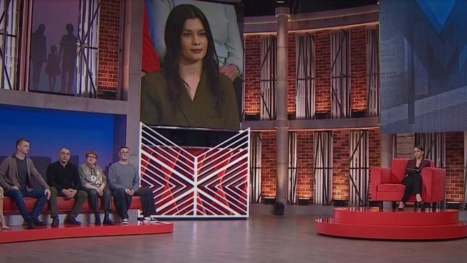 Дочь Азамата Якупова считает, что моржевание укрепляет иммунитет | Источник: кадр из шоу «Мужское/Женское», 16+