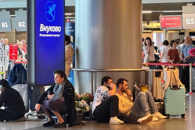 Аэропорт Внуково ввел ограничения из-за атак дронов