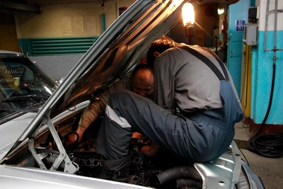 Novosibirsk Residents Split on Overhauling Aging Japanese Cars