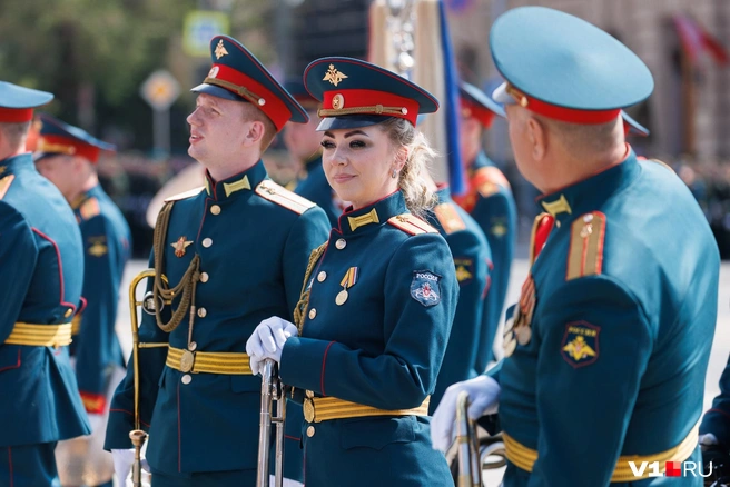 Всё должно быть идеально: от выглаженной одежды до макияжа | Источник: Алексей Волхонский / V1.RU