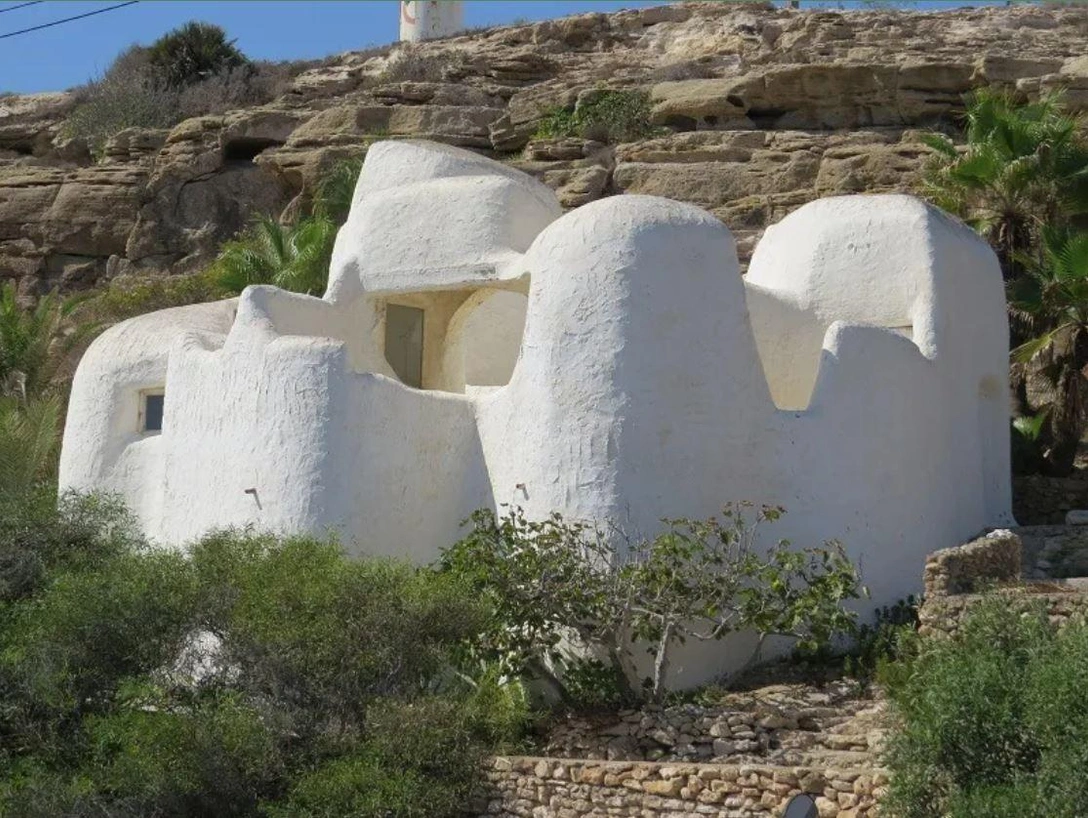 Заброшенный памятник архитектуры: дом-лабиринт Андре Блока в Испании | Источник: e-STRUC