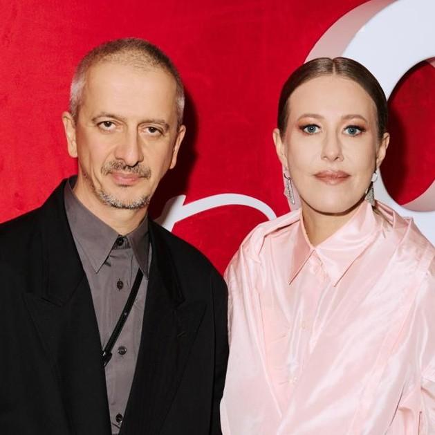 Поцелуй Собчак и Богомолова, Барановская в прозрачном платье, скромная Михалкова: все звезды на OK! Awards