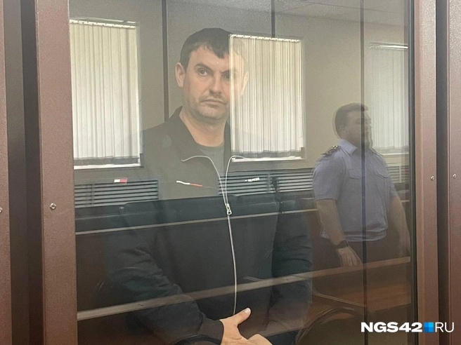 Мужчина предложил оплатить похороны родным погибшего, но те даже видеть убийцу не могут | Источник: Лера Городецкая / NGS42.RU