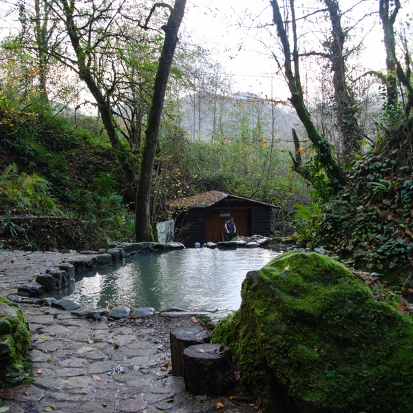 Летом здесь умиротворенно и прохладно | Источник: Оксана Витязь / SOCHI1.RU