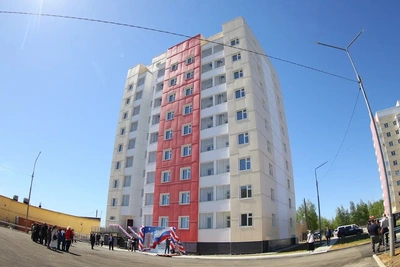 Дом для педагогов в Мирном: 71 семья получила ключи