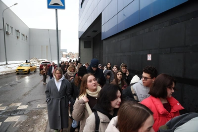 В московском ТРЦ высыпали 100 тысяч шаров на День святого Валентина