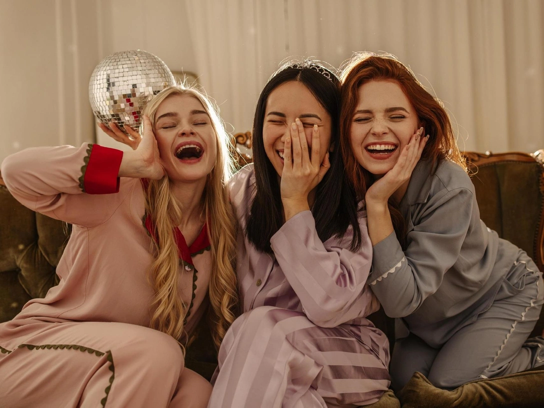 Светлый или темный: какой цвет волос на самом деле молодит вас | marieclaire.ru