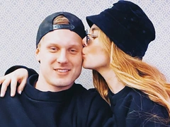 Экс-жена Яниса Тиммы публикует их совместные фото с ребенком