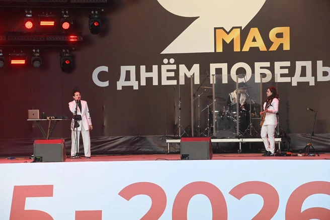 Следом выступал дуэт Cantadora с этнической музыкой | Источник: Дмитрий Емельянов / E1.RU