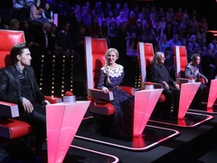 «Беременное кресло» в «Голосе» и самые нелепые подарки «Поля чудес»: пять знаковых проектов-долгожителей Первого канала