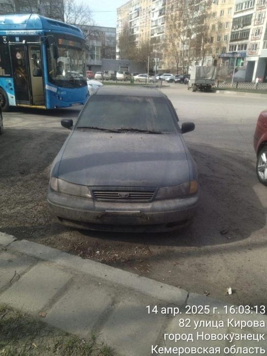 Сведения о всех брошенных транспортных средствах публикуются на официальном сайте администрации Новокузнецка | Источник: www.city-n.ru