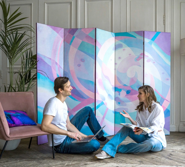 Между небом и землей: дизайнерские ширмы с абстрактными принтами | mydecor.ru