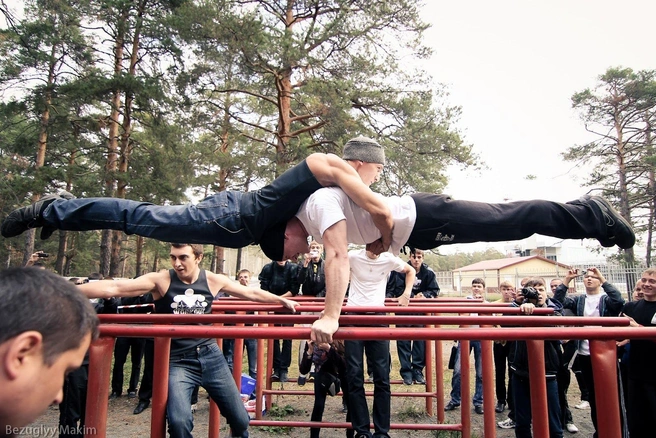 15 октября 2011 г. Открытый чемпионат по Street Workout в Челябинске | Источник: Workout Челябинск