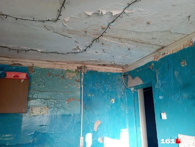 «Наплевать на безопасность людей»: в Ростове 31 особо опасный аварийный дом не будут расселять — так решил суд