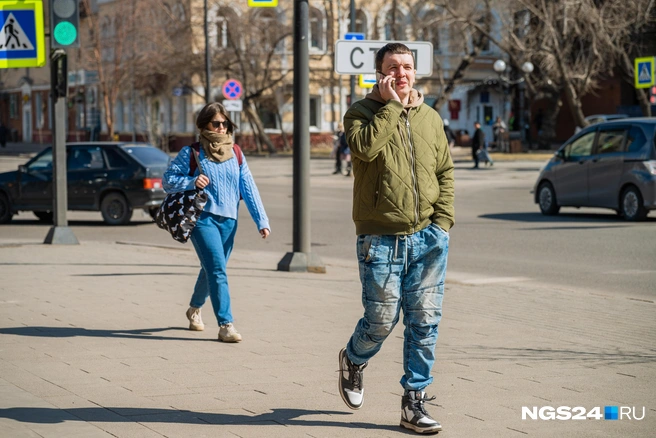 Возвращаться к теплым курткам уже совсем не хочется | Источник: Елена Васильева / NGS24.RU